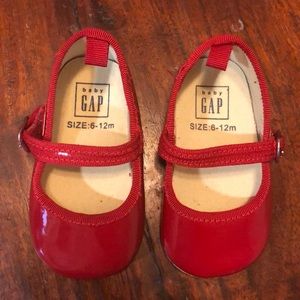 GAP Red flats